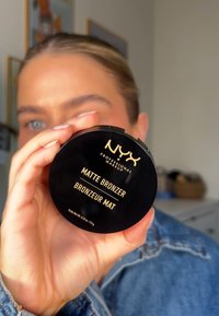 NYX Professional Makeup MATTE BODY BRONZER - Bronzer - 02 deep