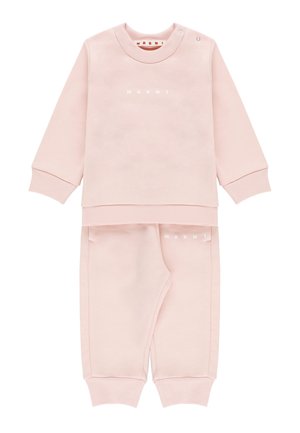 Set felpa e pantaloni rosa chiaro per bambino con polsini a coste, bottoni a pressione sulla spalla e logo "MARNI" stampato sul petto e sui pantaloni.