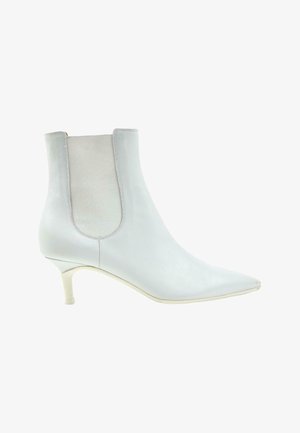 Gianvito Rossi, Bottines - white