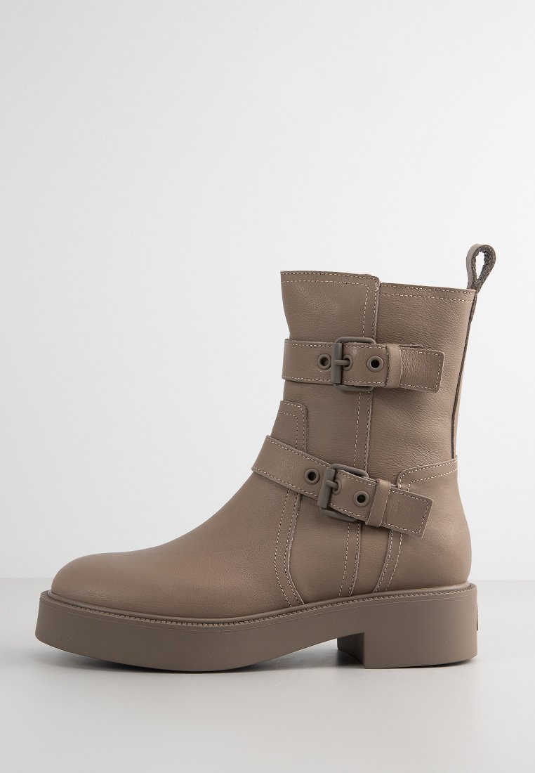 Botine cu platformă