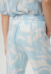 s.Oliver REGULAR - Jogginghose - hellblau