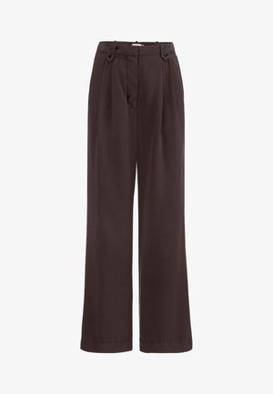 Donkerbruine broek met hoge taille en wijde pijpen, voorplooien en geruite zijstraps met knopen op de tailleband.