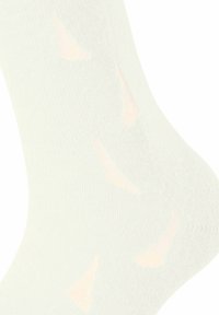 Weiße Knöchelsocken mit einem gerippten Textur und subtilen transparenten Dreiecksmustern. Das Material erscheint weich und leicht.