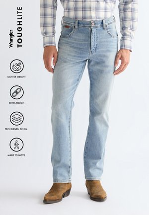 Wrangler TEXAS - Egyenes szárú farmer - tundra ridge