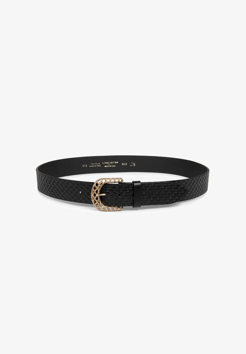 Cintura in pelle intrecciata nera con fibbia intrecciata in tono oro, taglia regolabile, con diverse perforazioni per le regolazioni della misura.