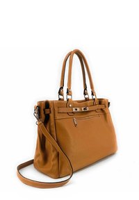 Sac à main en cuir marron avec surface texturée, deux poignées supérieures, bandoulière détachable et poches zippées. Présente des accents métalliques.