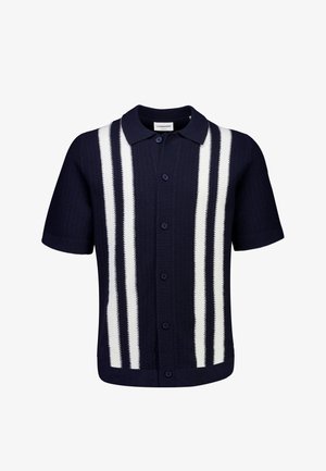 Navyblauw gebreid shirt met korte mouwen, witte verticale strepen, knoopsluiting aan de voorkant en een klassieke kraag.