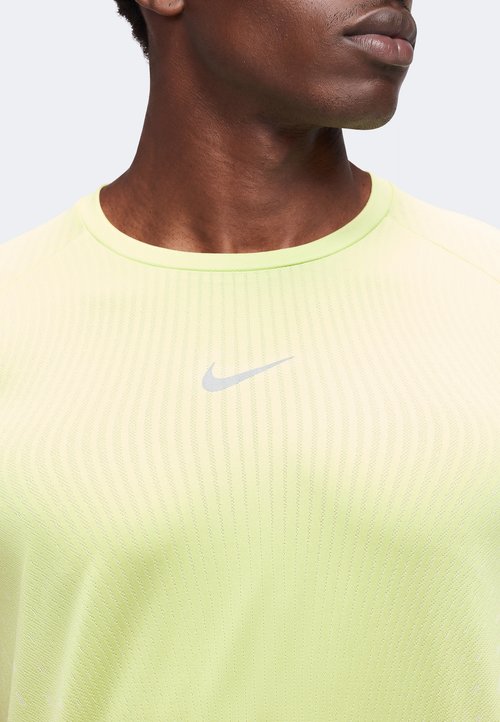 Nike Camiseta de hombre Stride Aero-FIT Amarillo — photo 6