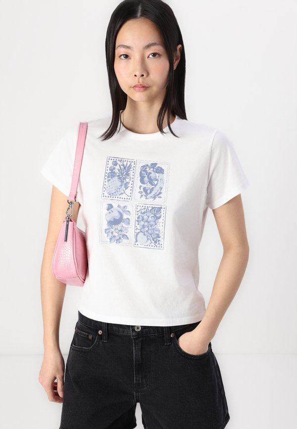 Short-Sleeve Fruit Stamp Graphic Skimming Tee - Print T-shirt3