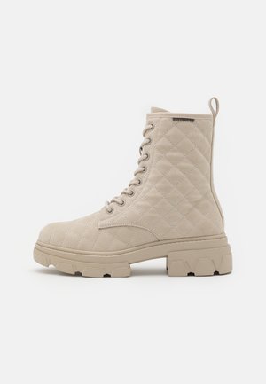 Platform ankle boots - white