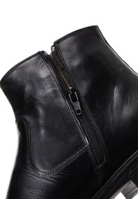 Derimod Botines - black
