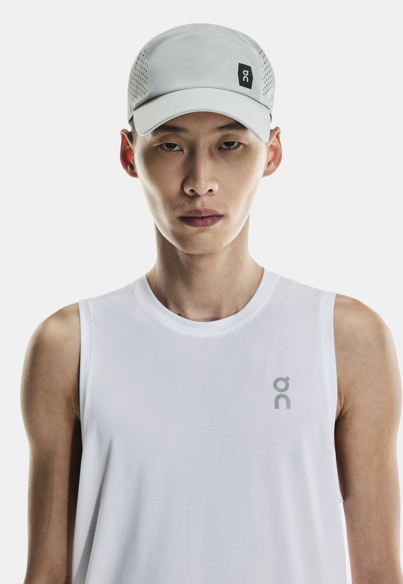 On LIGHTWEIGHT - Pet - glacier