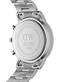 Orologio in acciaio inossidabile con cassa argentata lucida, retro inciso con un motivo circolare e bracciale metallico a maglie.