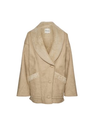 Beige shearling-takki, jossa on leveä kaulus, nappisulku ja sivutaskut. Teksturoiduista kankaista valmistettu, ja siinä on kontrastoivia shearling-yksityiskohtia.