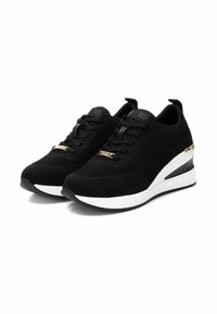 XTI Zapatillas - black