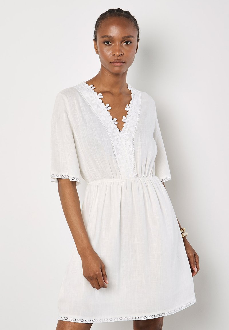 Apricot DAISY FRONT - Jurk - white