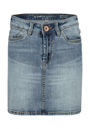 Mellemblå denimnederdel med tætsiddende pasform, lukning foran med knapper og synlige syningsdetaljer. Har to forlommer og en kant med opsmøg.