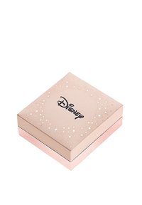 Boîte carrée, rose pâle avec une finition brillante, ornée de motifs d'étoiles blanches. Le dessus affiche "Disney" en script noir. Base au toucher doux.