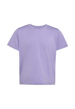 Effen lavendelkleurig T-shirt met korte mouwen, een ronde hals en een subtiel reliëflogo op de borst, weergegeven op een witte achtergrond.