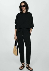 Mango Tepláky - black