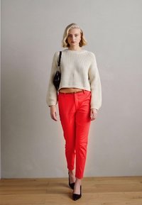 b.young DAYS CIGARET PANTS - Chino hlače - cayenne