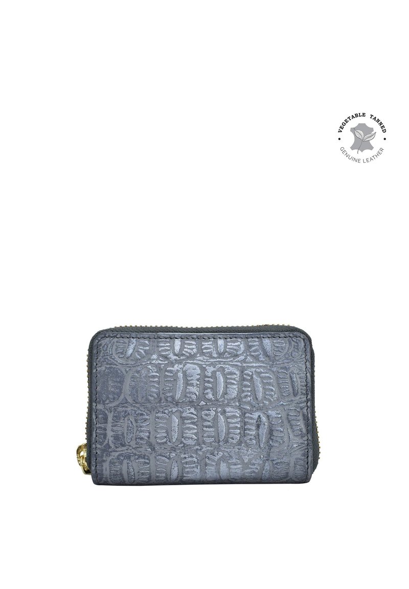 Grijze leren portemonnee met een geperst krokodillenpatroon, voorzien van een ritsluiting en gouden hardware, aangeduid als plantaardig gelooid leer.