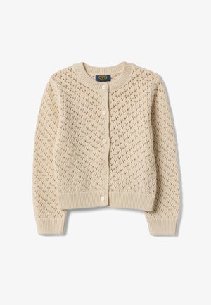 Beige gestrickte Kinderstrickjacke mit Rundhalsausschnitt, langen Ärmeln, Knopfleiste vorne und strukturiertem Lochmuster.