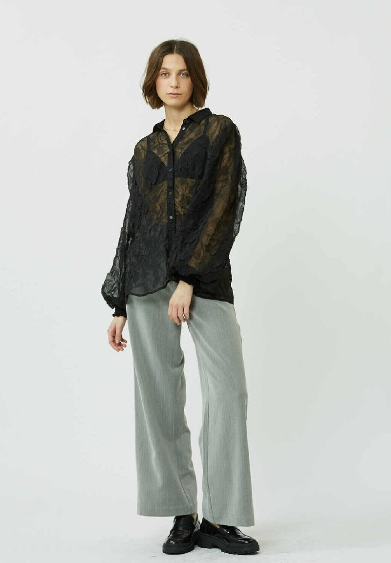 Minimum PALIA Buttondown blouse black Zalando.ie