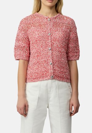 Rode en witte textuur cardigan met korte mouwen, ronde halslijn en parelachtige knopen aan de voorkant. Lichtgewicht breimateriaal.