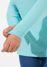 Ulla Popken ROLLKRAGEN - Langarmshirt - mint green
