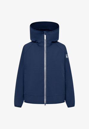 Giacca blu navy con collo alto, zip frontale, polsini elastici, tasche laterali e una piccola targhetta sulla manica sinistra.