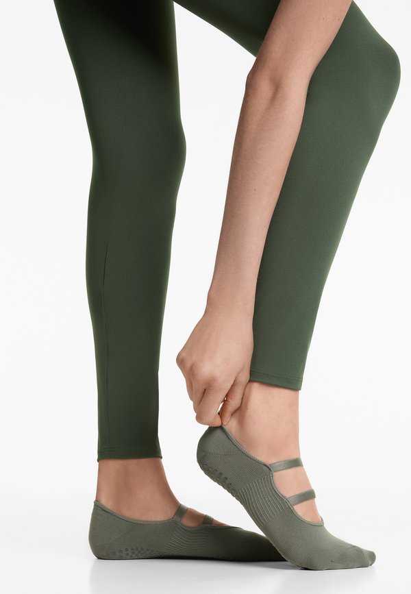 2 PACK PAIRS YOGA AND PILATES WITH PARALLEL STRAPS - Füßlinge - khaki
