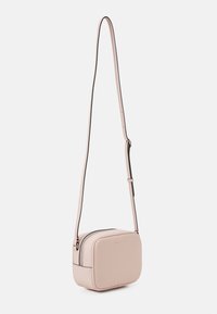 Calvin Klein Jeans SCULPTED CAMERA MONO - Torba preko tijela - pale conch