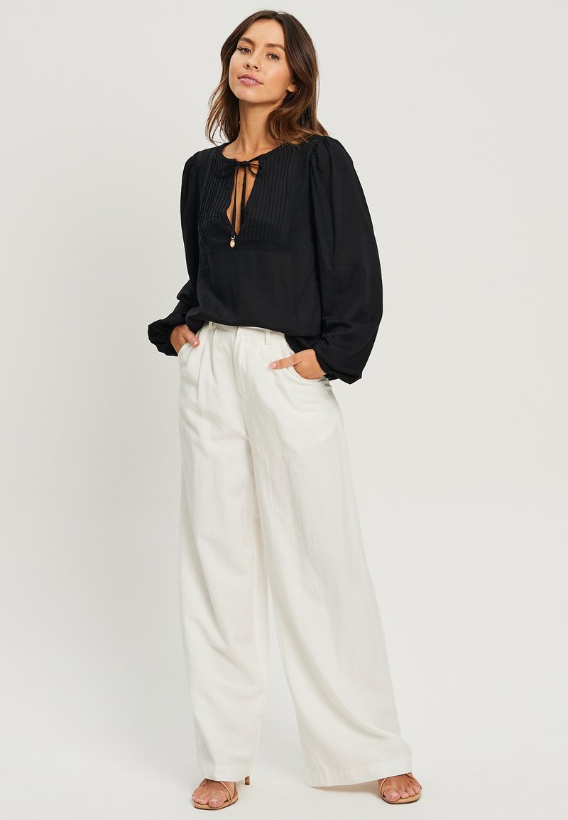 THE FATED Blouse zwart