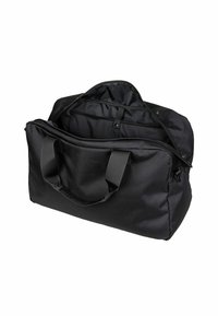 Svart duffelväska tillverkad av slitstarkt tyg, med dragkedjestängning, två korta handtag och en innerficka. Rymlig och praktisk design.