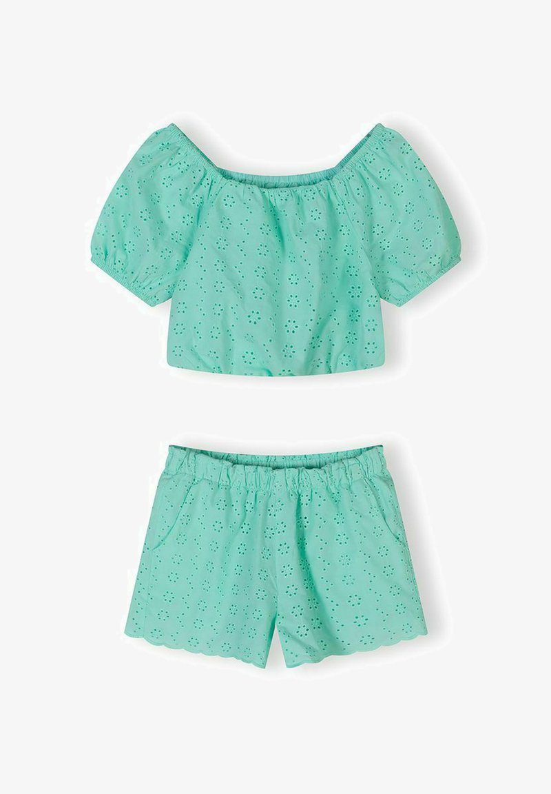 Minoti Set MINOTI SET WITH ELASTICATED - Shorts - light green/verde claro - Zalando.es