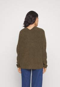 Mos Mosh Svetr - khaki