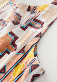 Unselected, cream geometric print