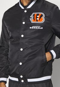 New Era Club wear - black