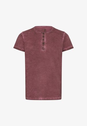 Korte mouwen, ronde hals t-shirt in vervaagd bordeaux katoen, voorzien van een vierknops sluiting en gestikte details rond de halslijn.