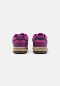 Nike Sportswear Tenisky - purple