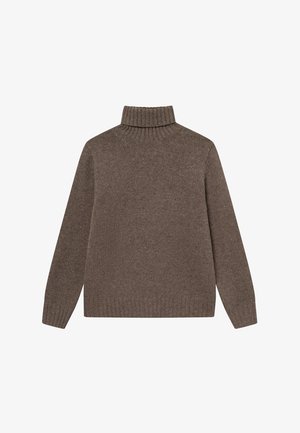 Brązowy sweter z wysokim kołnierzem, wykonany z teksturowanej dzianiny, z długimi rękawami i prążkowanym kołnierzem. Prosty fason bez ozdobników.