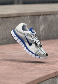 Επιλέχθηκε, white/black/metallic silver-coloured/old royal