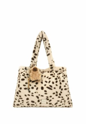 Sac fourre-tout en fausse fourrure douce avec motif tacheté noir, deux poignées et un petit pompon duveteux attaché en accessoire.