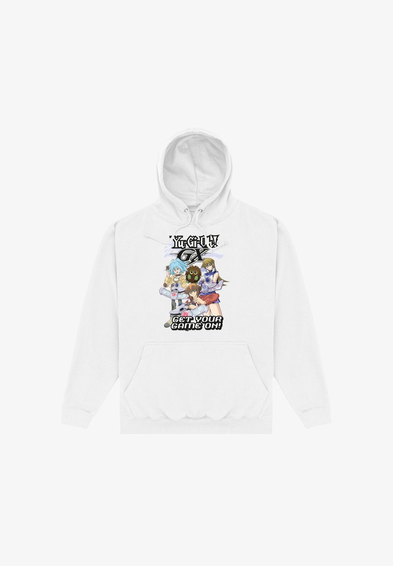 Hvid hættetrøje med tre anime-stil karakterer, et lille væsen og teksten "Yu-Gi-Oh GX" og "Get Your Game On!" på fronten.