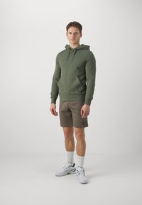 Björn Borg CENTRE HOODIE - Mikina s kapucňou - beetle