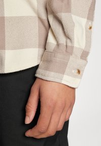 Fjällräven ÖVIK HEAVY SHIRT - Camicia - fog/chalk white