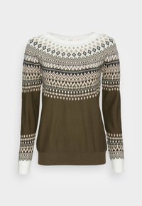 Pull en tricot vert foncé avec un empiècement blanc et à motifs. Présente des designs en diamants et géométriques, avec des poignets et un ourlet côtelés.