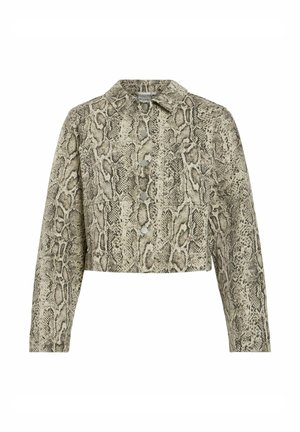Lyhyt takki käärmeennahkakuviolla, jossa on beige ja musta värimaailma, napitettava etuvetoketju, terävä kaulus ja pitkät hihat.