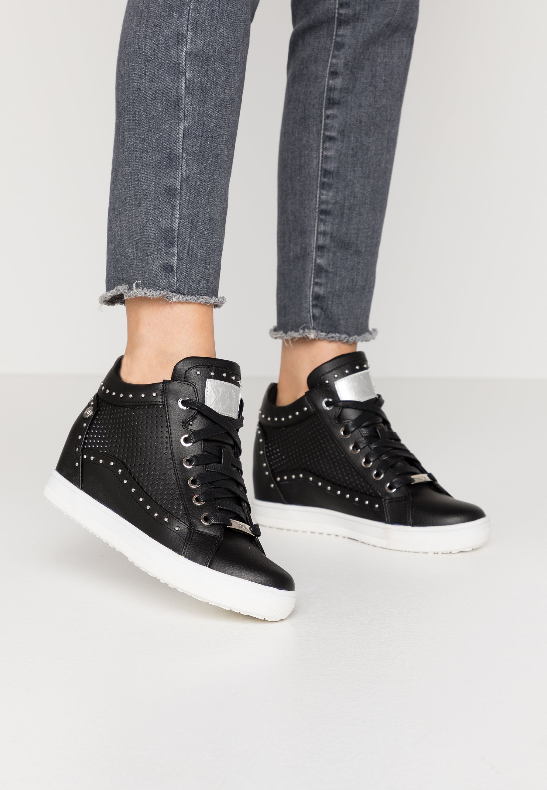 XTI Sneakers hoog - black/Zwart - Zalando.nl